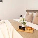 Ihost - Simonetta 7 * Milaan