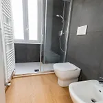 Ihost - Simonetta 7 * Milaan